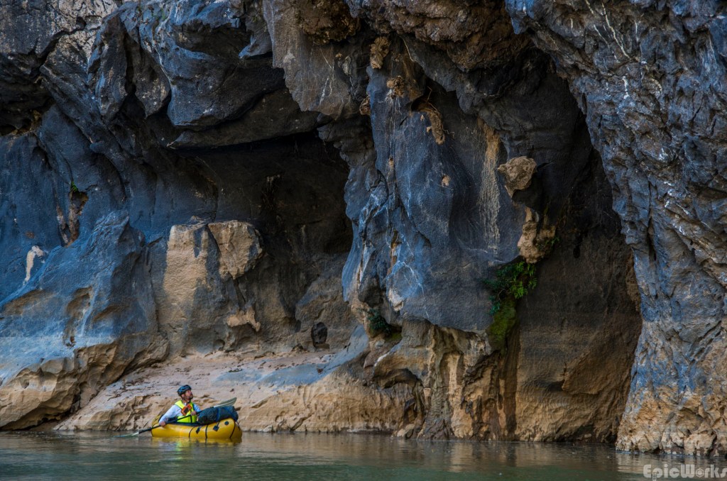 This image has an empty alt attribute; its file name is nam-secret.-packraft-9.jpg